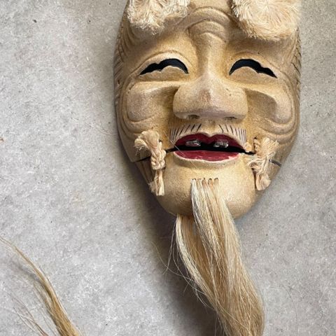 ØNSKES KJØPT japansk maske