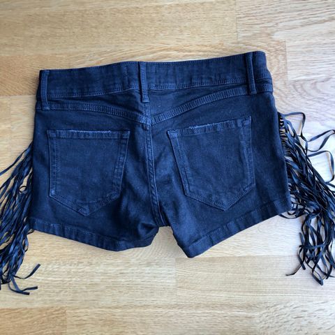 WESTERN Denim shorts med frynser - ubrukt XS