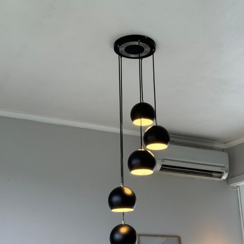 Pendel lampe svart med 5 pendler