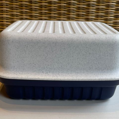 Tupperware knekkebrødboks