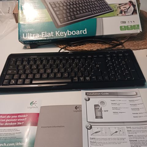 Logitech Ultra-flat tastatur.