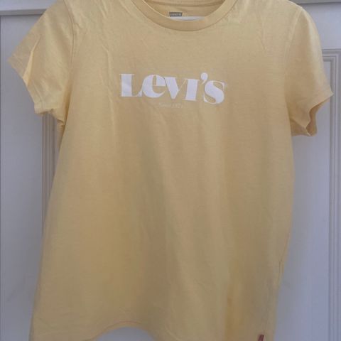 Levi’s t-skjorte str S