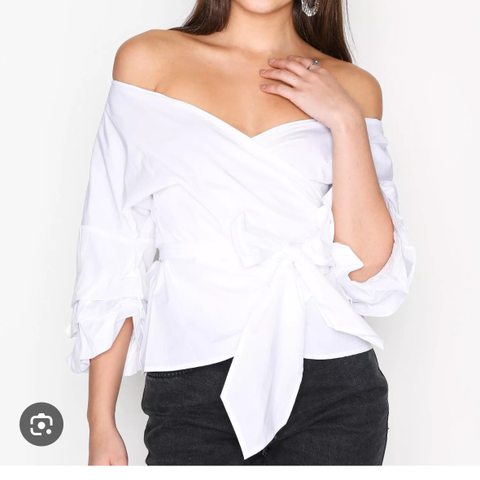 Nelly wrap top