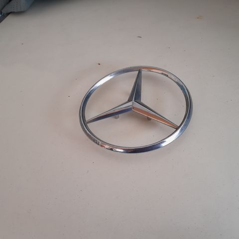 Mercedes W124 stjerne bak