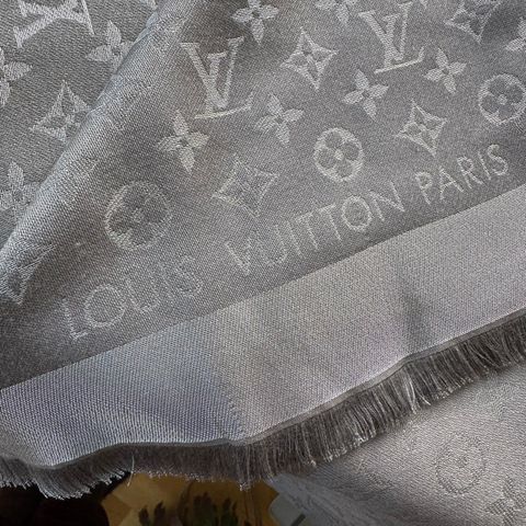 Louis Vuitton chale