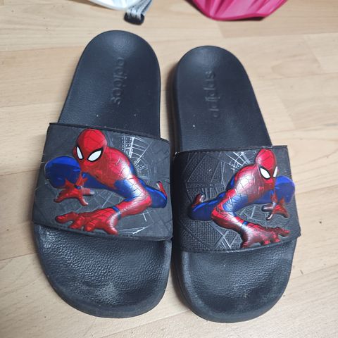 Adidas Marvel Spiderman sandaler