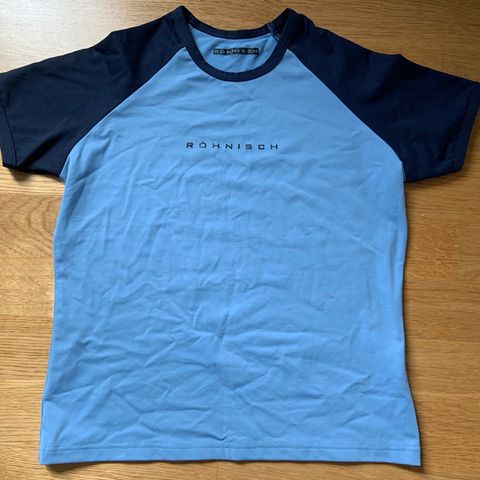 Röhnisch trenings-T-skjorte, som ny. Tilsv. S/XS (merket M!)