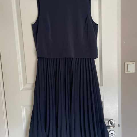 Helt ny blå kjole HM strl. 36