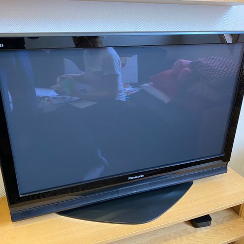 TV 42’ - eldre flatskjerm