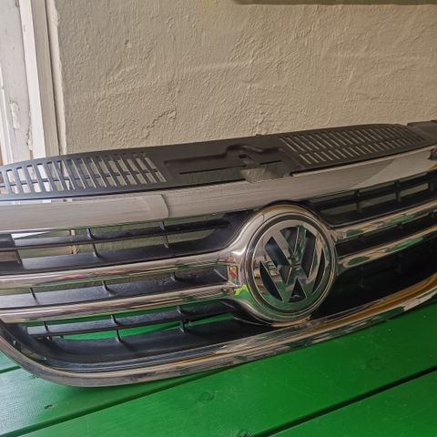 VW Tiguan Grill