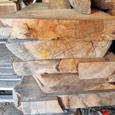 Grove furuplank slabs