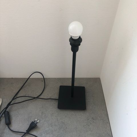 Sort lampe Ikea