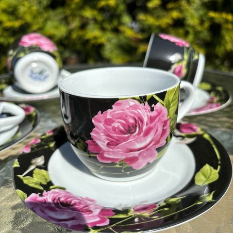 Mariehult Design Sweden kaffekopper med roser