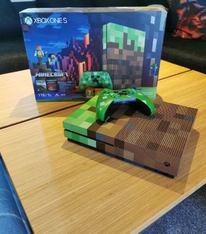 xbox one s Minecraft edition