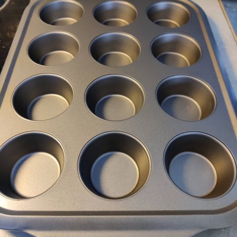 2 Muffinform / muffin trays