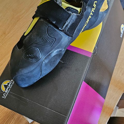 La Sportiva Theory  42