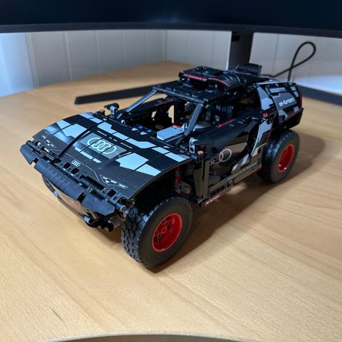 Lego Technic 42160 - Audi RS Q e-tron