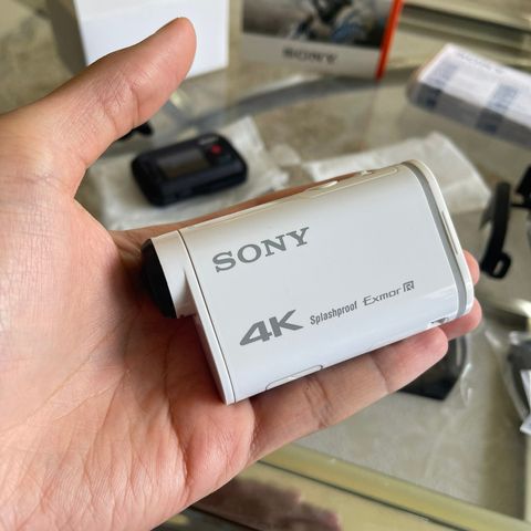 Sony FDR-X1000V actionkamera + vanntett etui + Live-View Remote
