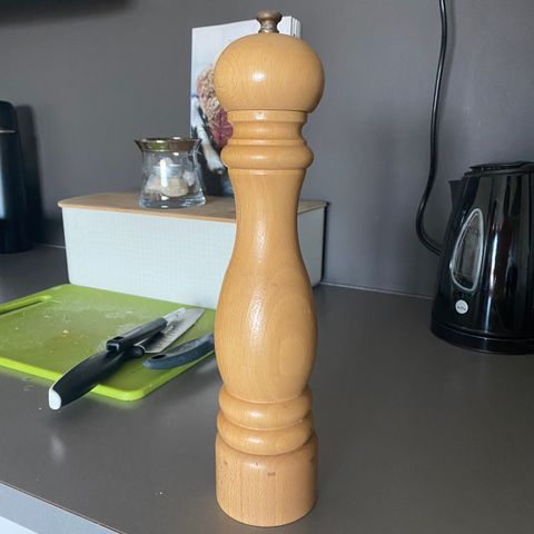 pepper holder