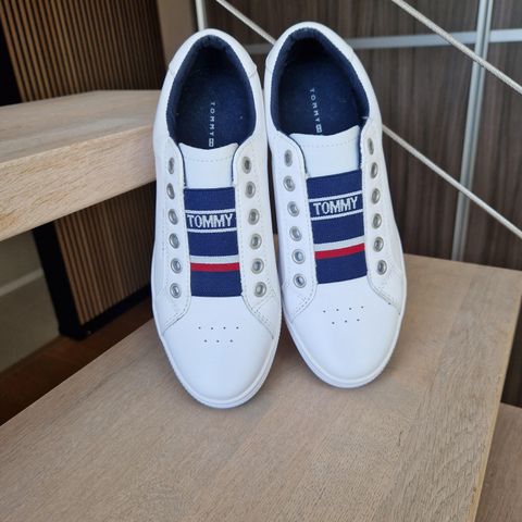 Tommy Hilfiger str.37