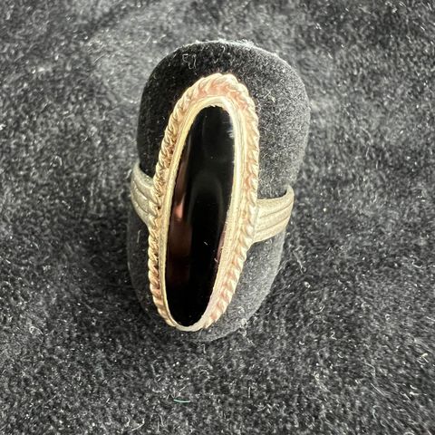 Lekker ring med onyx