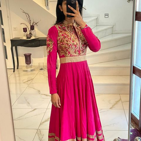 Anarkali/gown/lengha- Indisk/ pakistansk/tamilsk/desi