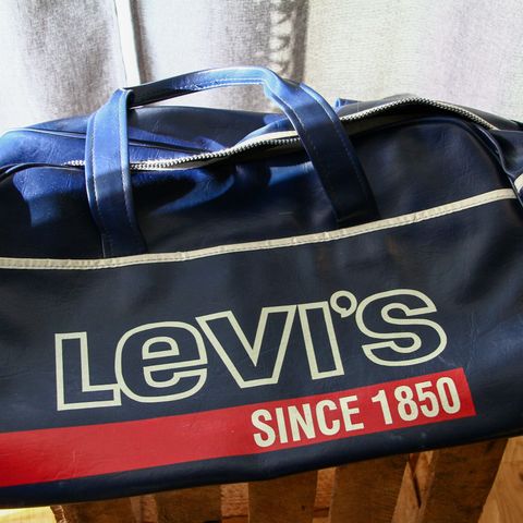 Tidløs Eleganse: Vintage Levi's Bag