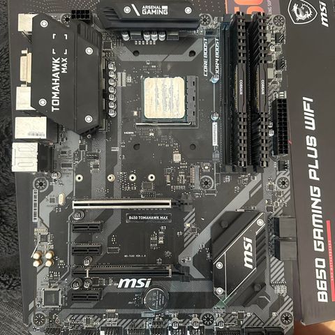 Ryzen 7 3700x MSI B450 Tomahawk MAX DDR4 Corsair Vengeance LPX