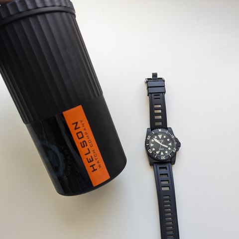 Helson Shark Diver - Carbon