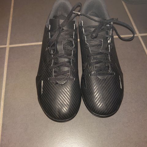 Fotballsko Nike Mercurial str. 38 NY PRIS