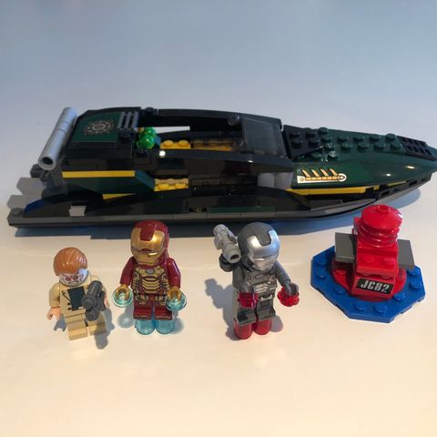 Lego 76006 Iron Man: Extremis Sea Port Battle