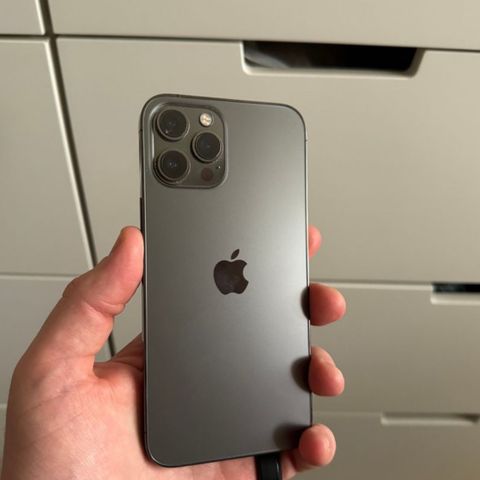 iPhone 12 Pro (128) gb