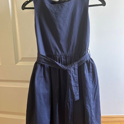 Str 146/152 Gant mørkeblå kjole - passer bedre til str 8-10 år