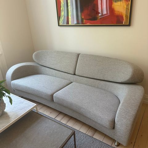 Strøken 3-seters Stream sofa fra Brunstad
