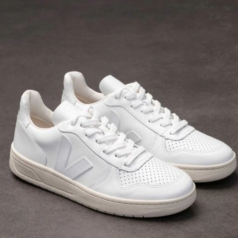 Veja V-10 Extra White