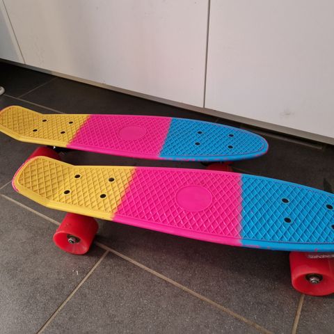 To skateboard til barn fra XXL selges