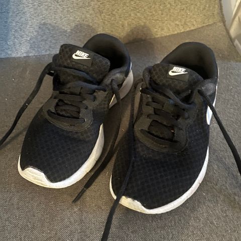 Nike sko størrelse 32