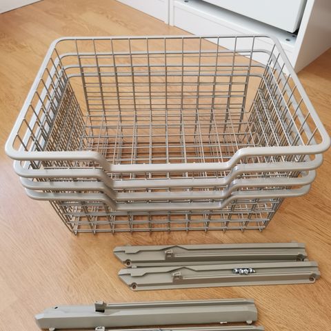 4 stk Trådkurv til IKEA Pax garderobeskap selges samlet kr. 150