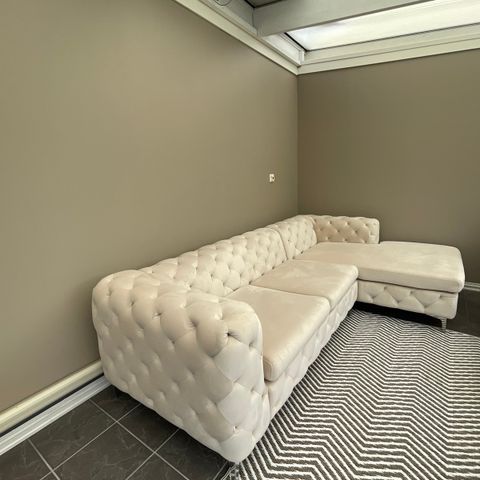 Glennie sofa selges