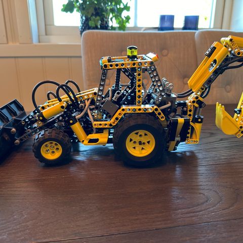 Lego Technic 8455 - Back-hoe Loader