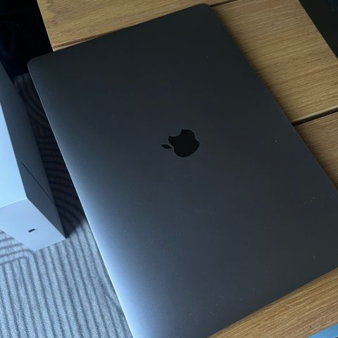 MacBook Pro 15’’ Touch bar 2016