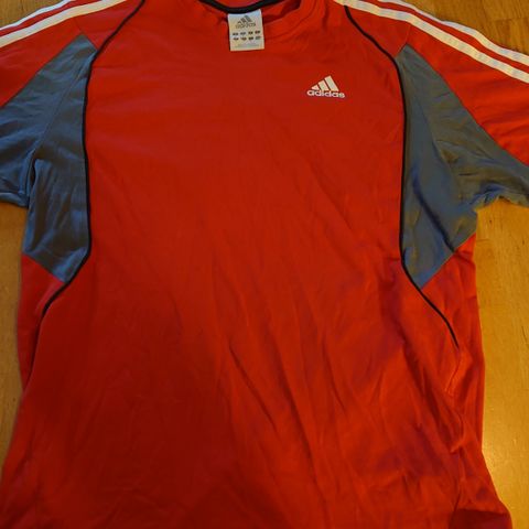 Adidas t-shirt