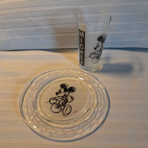 Disney "Mickey" tallerken og glass - kan evnt. hentes i Bergen etter avtale