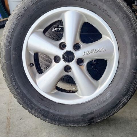 Fine originale Toyota RAV alu-felger med gode Continental sommerdekk 235/60 R16