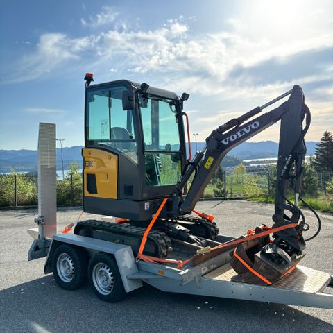 Volvo minigraver EC18E til leie