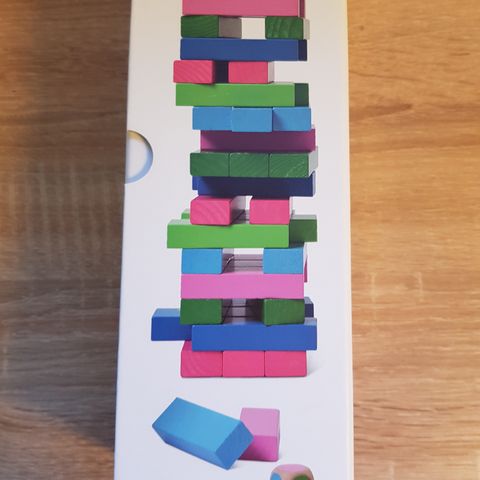 Klodsmajor stacking tower game