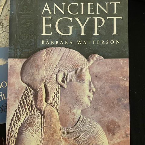 "Gods of ancient Egypt" av Barbara Watterson