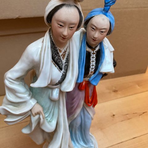 porselensfigur geisha Japan gi bud