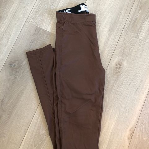 Mapp Aleia jeans str XS - bukse i imitert skinn/coated