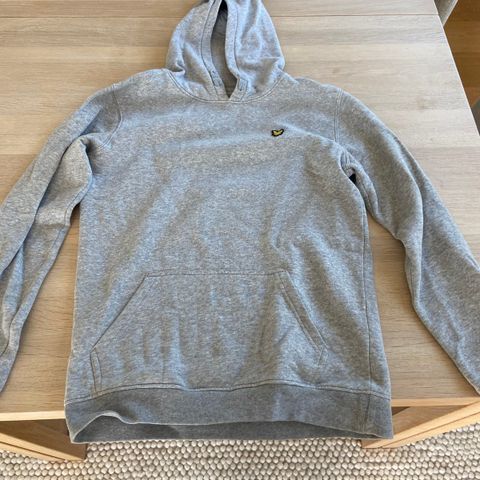 Lyle and scott hoodie strl 12-13 år